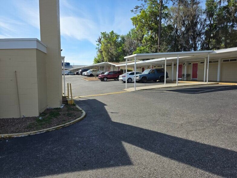 More Photos Of 2900 S Pine Ave, Ocala Hotel For Sale