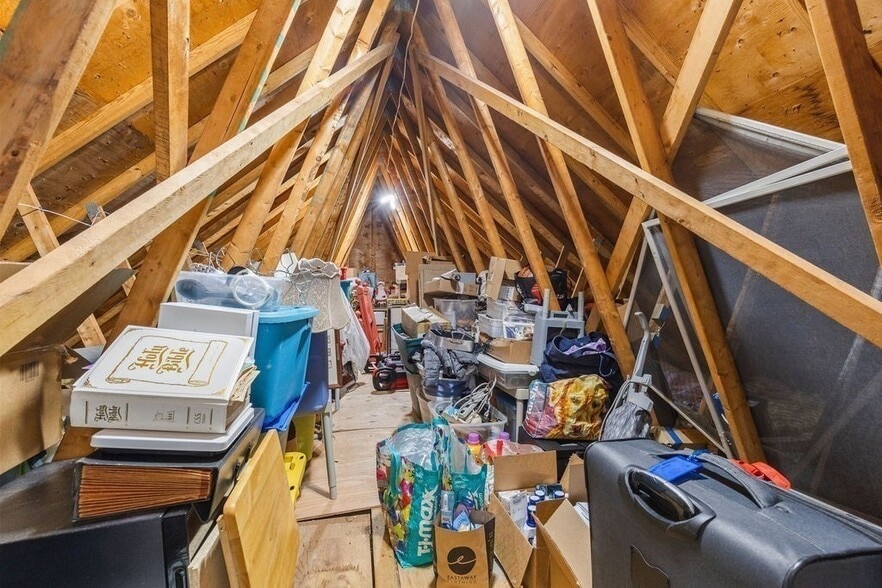 More Photos Of 258 Edgartown Vineyard Haven Rd, Edgartown Medical For Sale