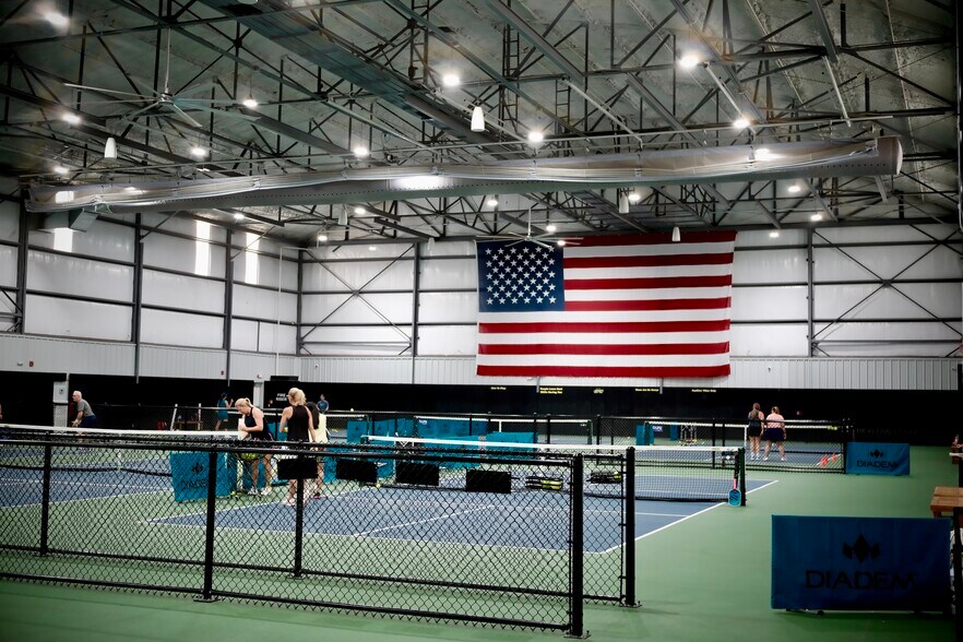 More Photos Of 2795 E 91st St, Tulsa Sports And Entertainment For Sale