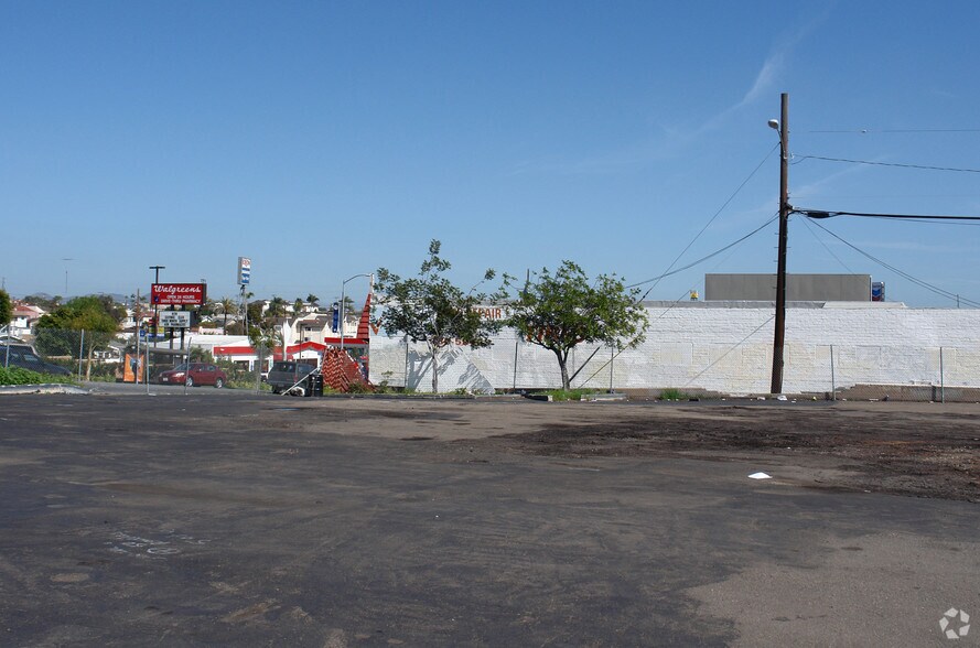 More Photos Of 3201 University Ave, San Diego Bank For Lease