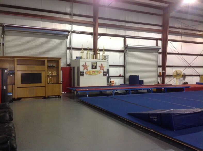 More Photos Of 9050 16th Pl, Vero Beach Warehouse For Lease