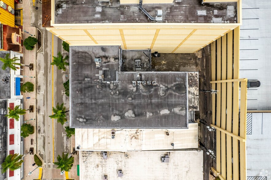 More Photos Of 1940 Harrison St, Hollywood Office For Lease