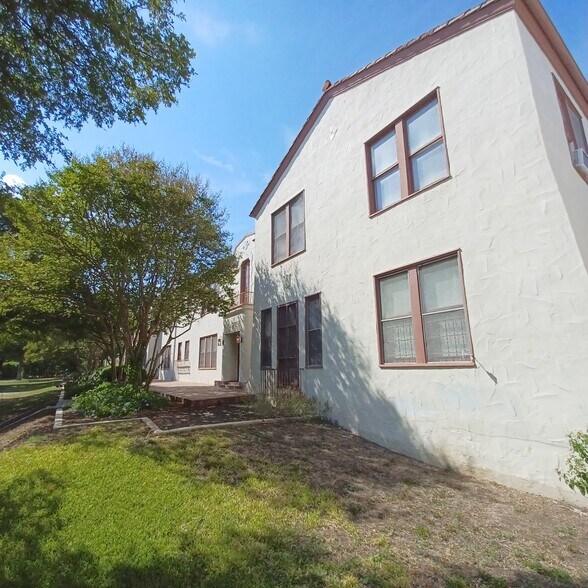 More Photos Of 219 W Magnolia Ave, San Antonio Apartments For Sale