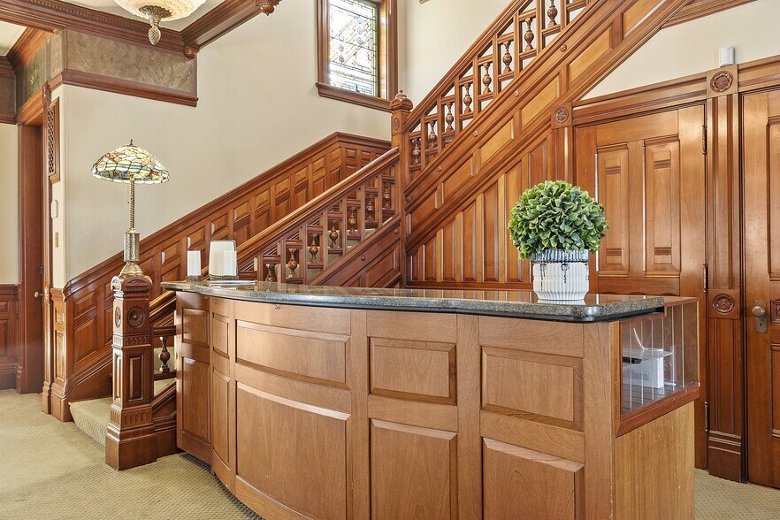 More Photos Of 2 South St, Grafton Office For Sale