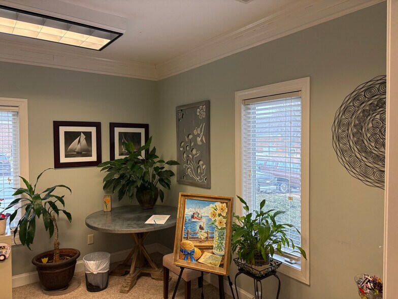 More Photos Of 223 Bulifants Blvd, Williamsburg Medical For Lease