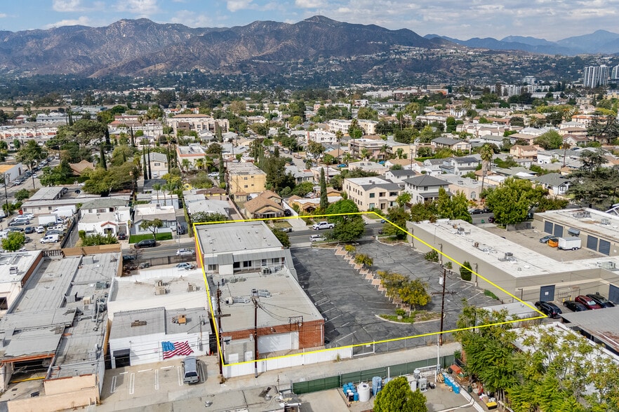 More Photos Of 700-710 W Wilson Ave, Glendale Warehouse For Sale