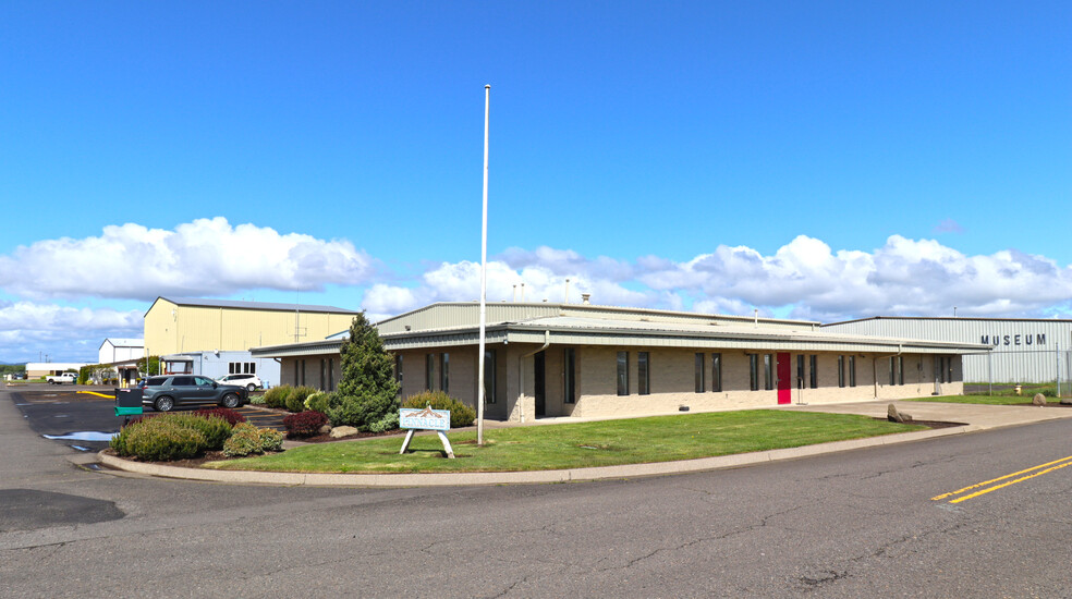 Primary Photo Of 28717 Grumman Dr, Eugene Airplane Hangar For Lease