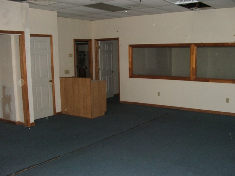 More Photos Of 1540 Four Locust Hwy, Keysville General Retail For Sale