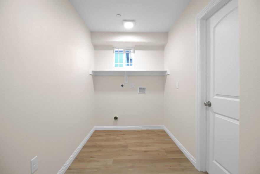 More Photos Of 815 G St, Wilmington Apartments For Sale