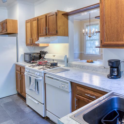 More Photos Of 221 E 56th St, Savannah Apartments For Sale