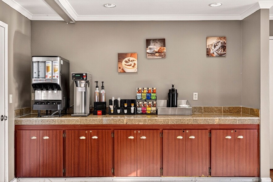 More Photos Of 725 Broadway St, Chico Hotel For Sale
