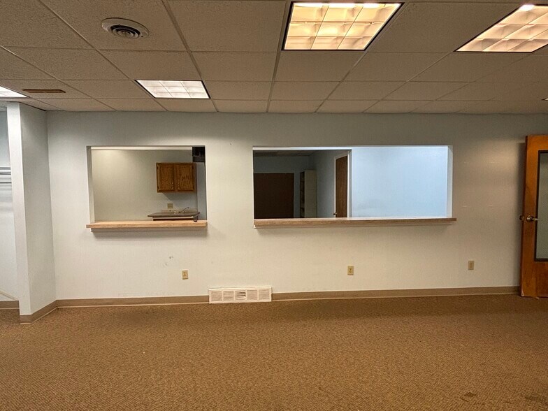 More Photos Of 1789 Us-9, Clifton Park Storefront Retail Office For Lease