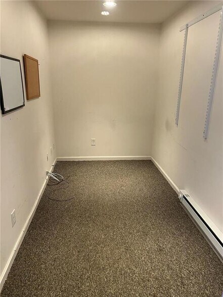 More Photos Of 1710 MacArthur Rd, Whitehall Storefront Retail Office For Lease