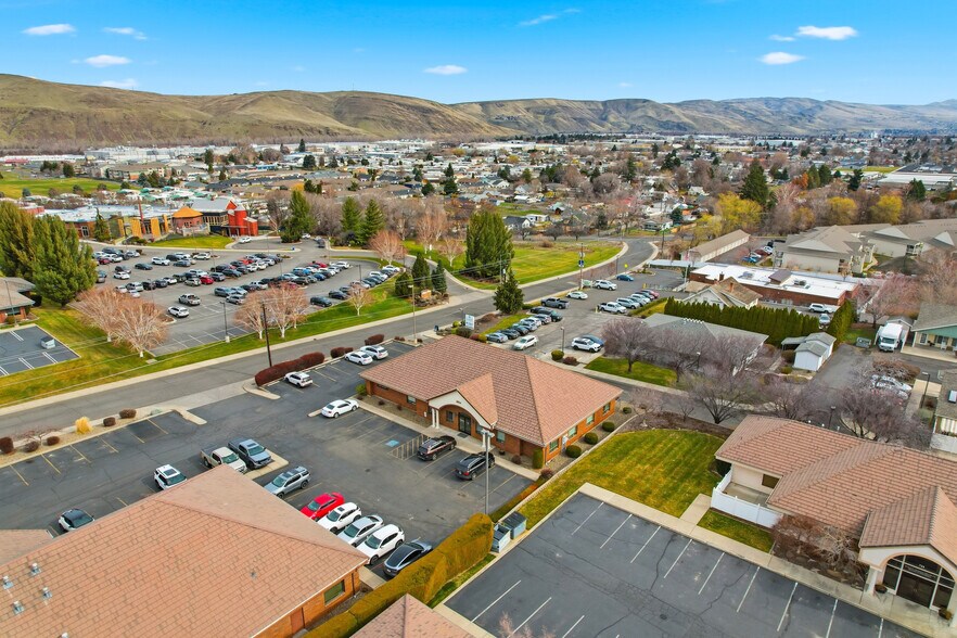 More Photos Of 3804 Kern Way, Yakima Office For Lease