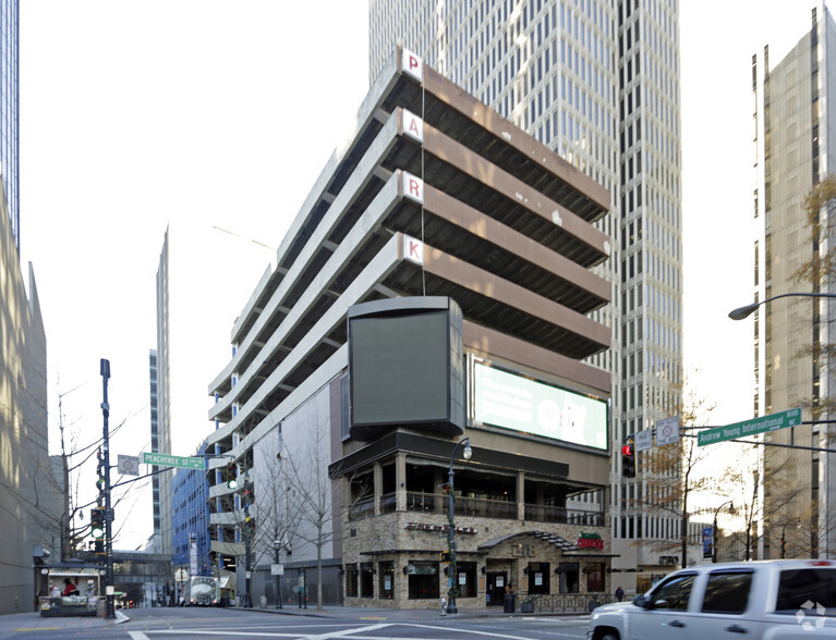 Primary Photo Of 218 Peachtree St, Atlanta Freestanding For Lease