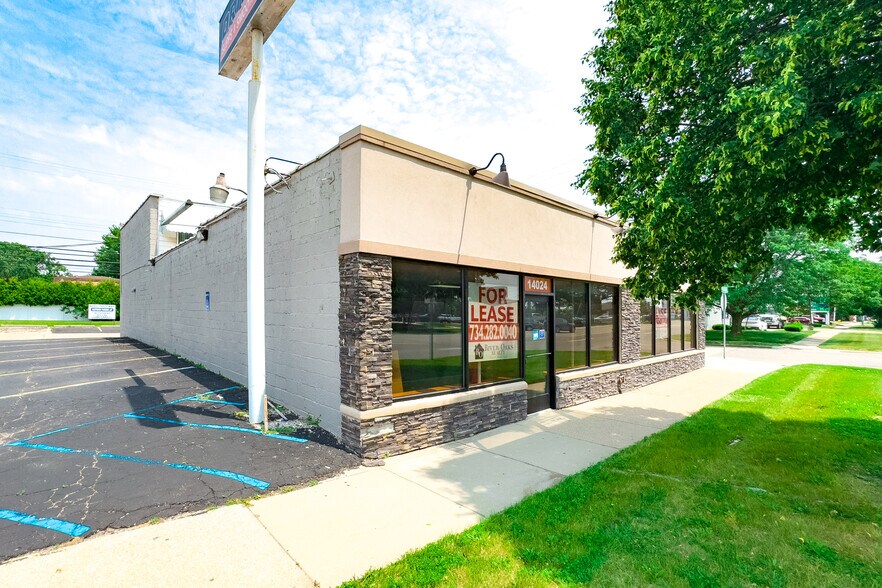 Primary Photo Of 14024 Eureka Rd, Southgate Freestanding For Sale