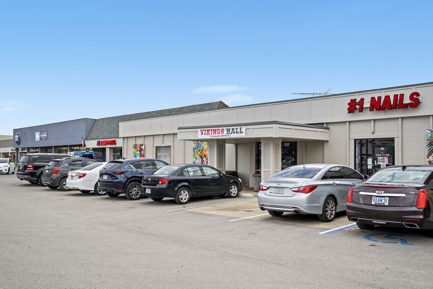 More Photos Of 23-91 N Oaks Plz, Saint Louis Unknown For Lease