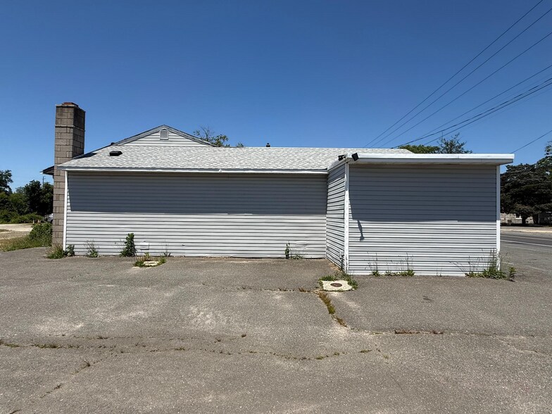 More Photos Of 63 E Bay Ave, Manahawkin Freestanding For Sale