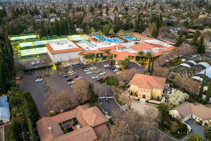 More Photos Of 1210 Arden Hills Ln, Sacramento Specialty For Sale