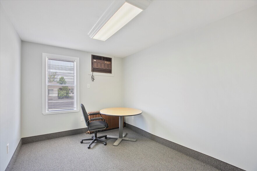More Photos Of 363 W Johnson Hwy, Norristown Office For Lease