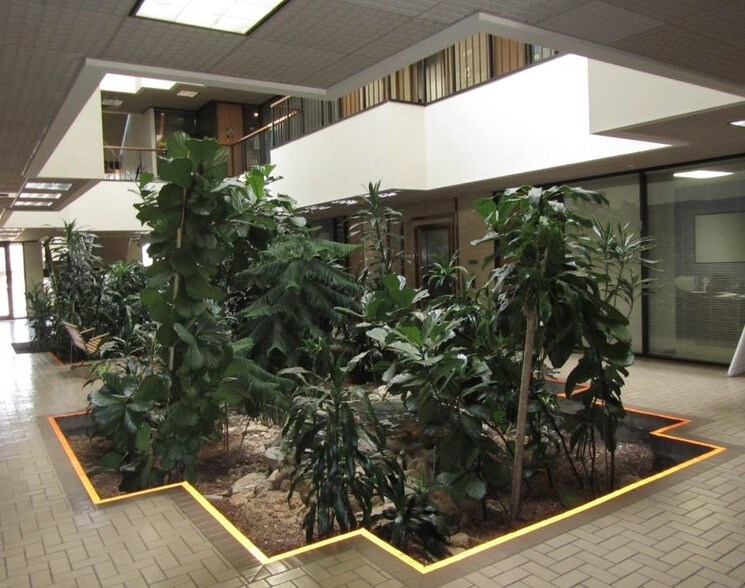 More Photos Of 6262 Weber Rd, Corpus Christi Office For Lease