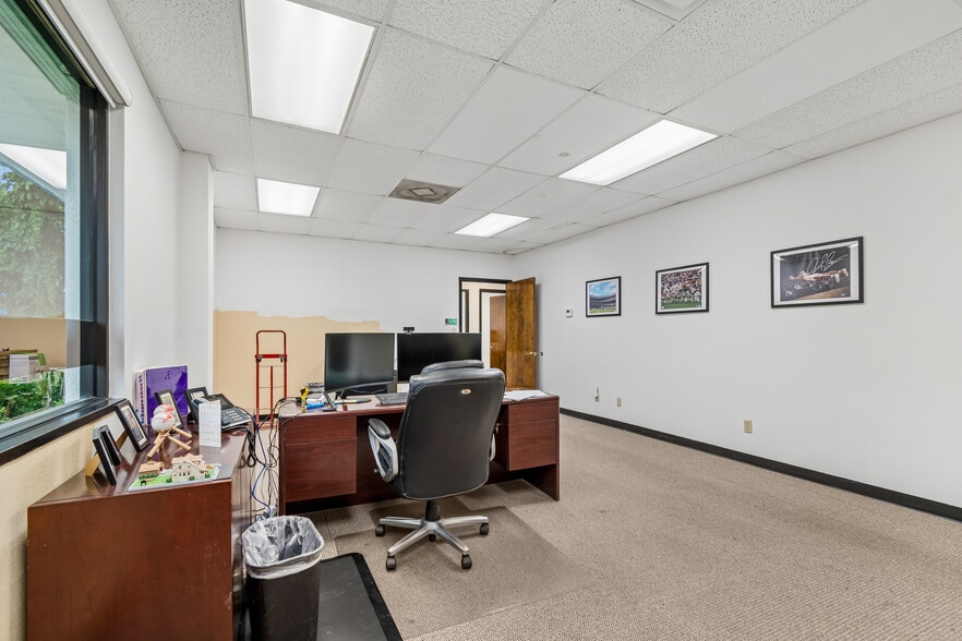 More Photos Of 1301 N 66th St, Saint Petersburg Office For Sale