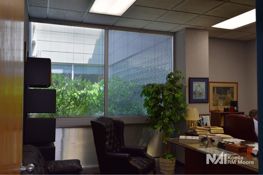 More Photos Of 255 N Peters Rd, Knoxville Office For Lease