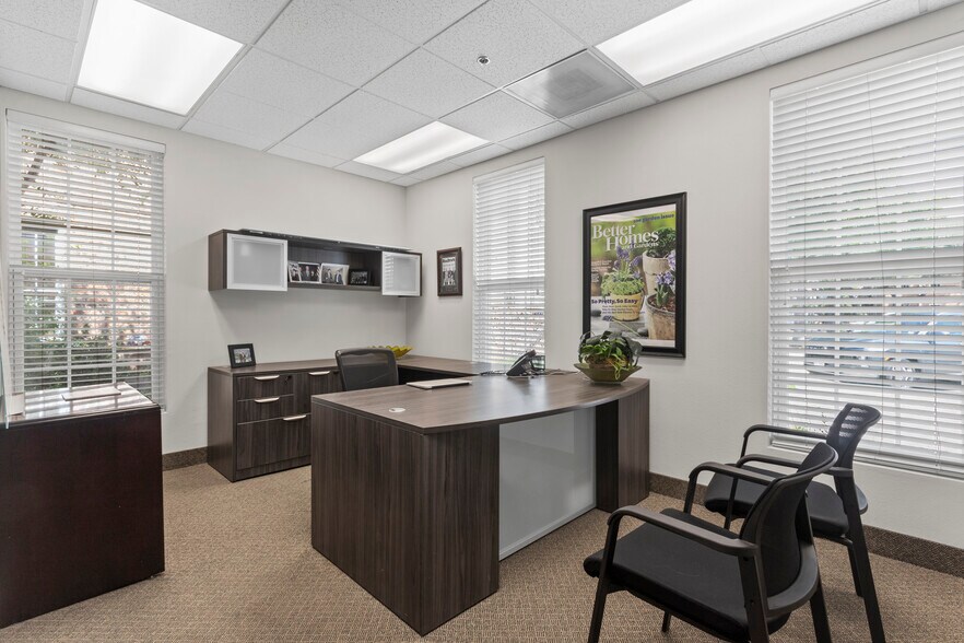 More Photos Of 17734 Preston Rd, Dallas Office For Sale