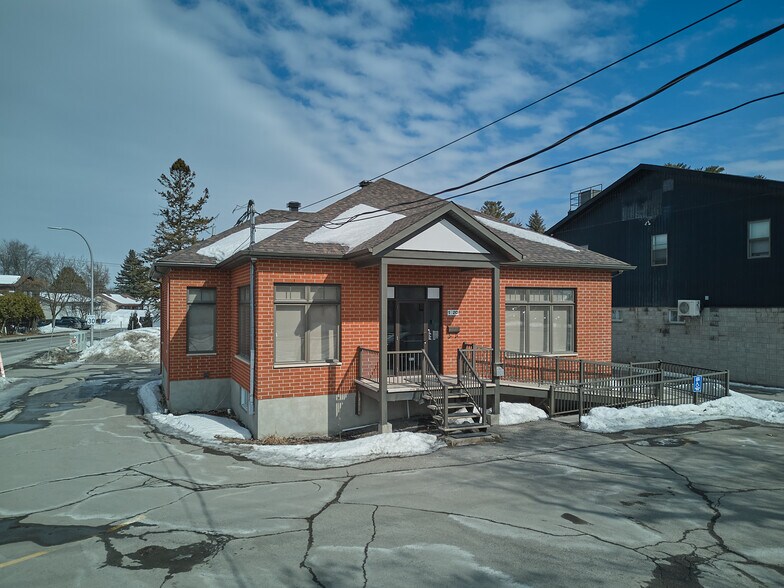 Primary Photo Of 1120 Boul Du Curé-Labelle, Blainville Office For Lease