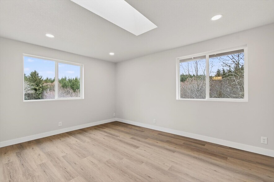 More Photos Of 11 Sun Crest Ln, Cathlamet Multifamily For Sale