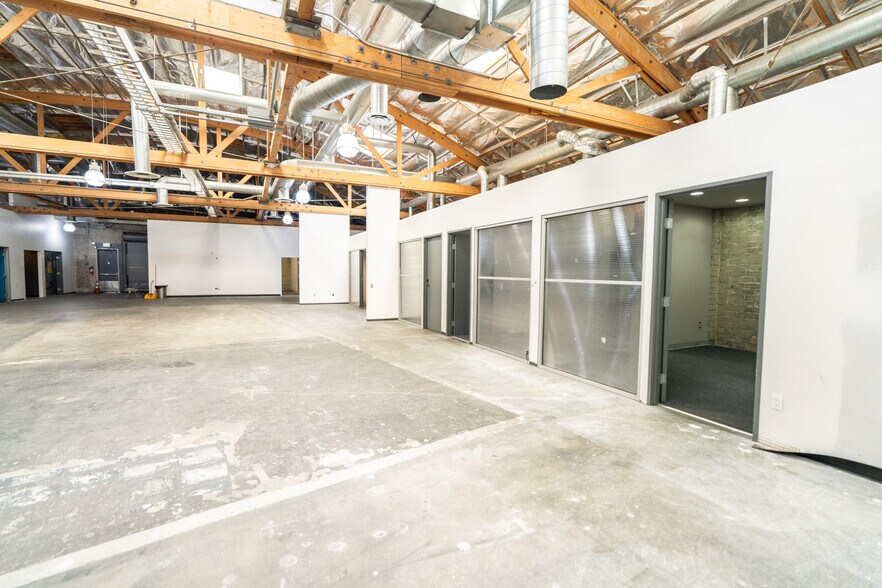More Photos Of 33-43 E Orange Grove Ave, Burbank Unknown For Lease