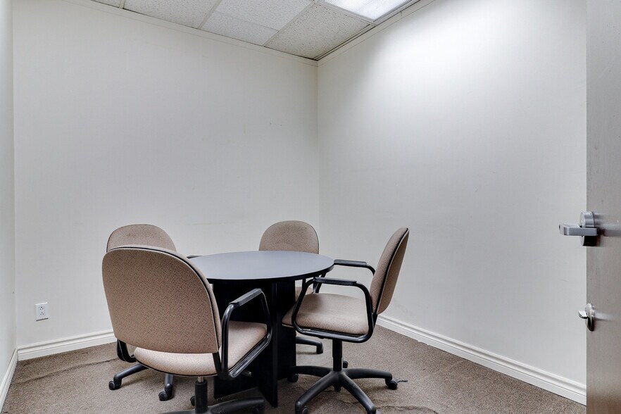 More Photos Of 10021 Av De London, Montréal Industrial For Sale