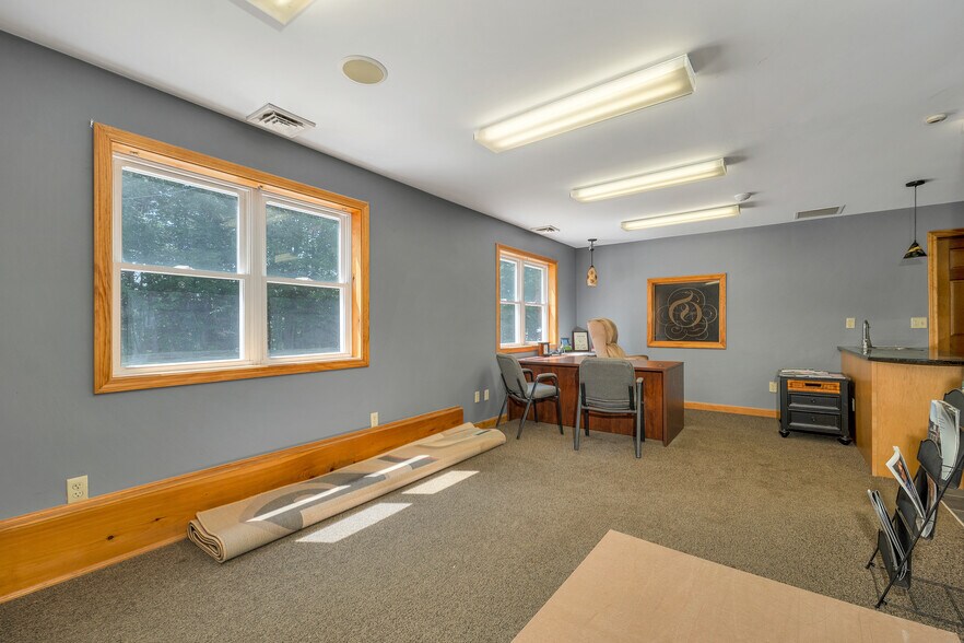 More Photos Of 147 Middle Rd, Center Tuftonboro Warehouse For Sale