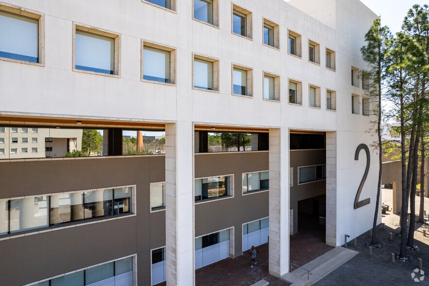 More Photos Of 1301 Solana Blvd, Westlake Unknown For Lease