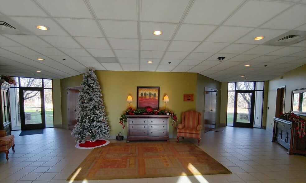 More Photos Of 555 Heritage Rd, Southbury Medical For Lease