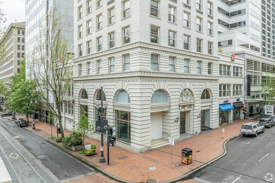 More Photos Of 800-818 SW Broadway, Portland Office For Lease
