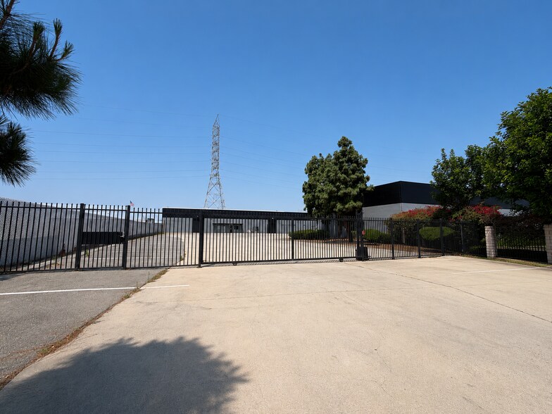 More Photos Of 9400 Burtis St, South Gate Manufacturing For Lease