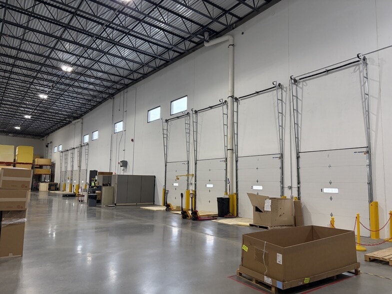 More Photos Of 1400 Rose Rd, Lake Zurich Manufacturing For Sale