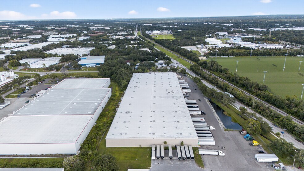 More Photos Of 3102 Queen Palm Dr, Tampa Warehouse For Lease