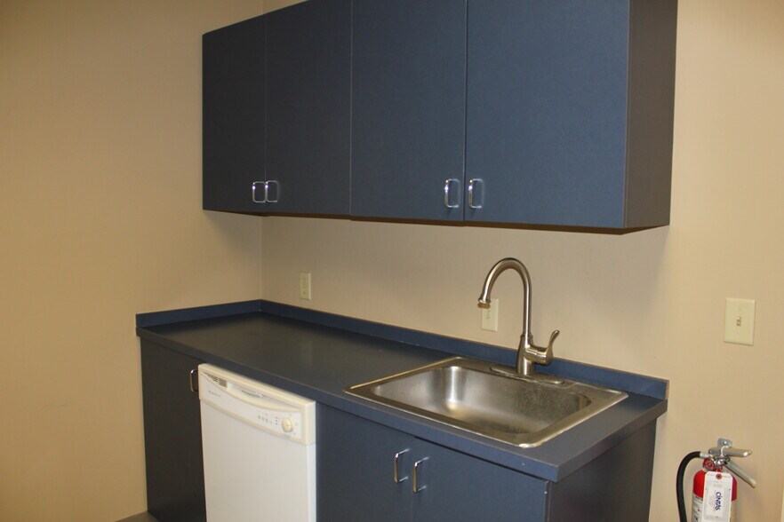 More Photos Of 320 W Kennedy Blvd, Tampa Office For Lease