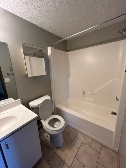 More Photos Of 5724 Glendale Dr, Lockport Apartments For Sale