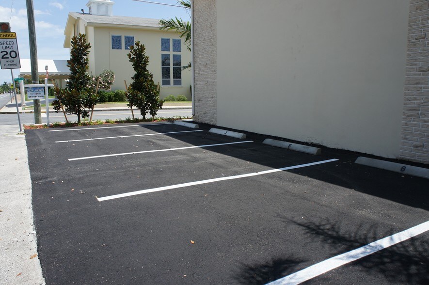 More Photos Of 409 4th Ave N, Lake Worth Apartments For Sale