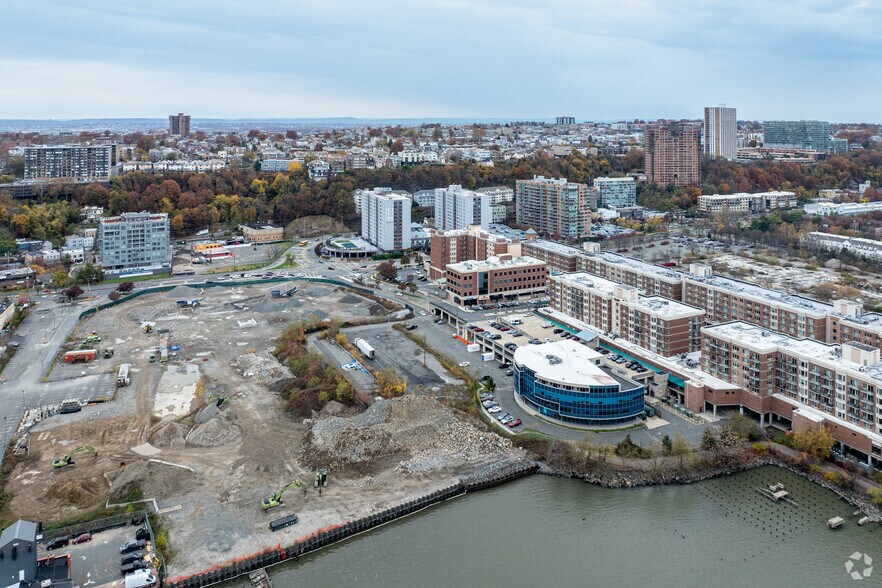More Photos Of 125 River Rd, Edgewater Coworking Space