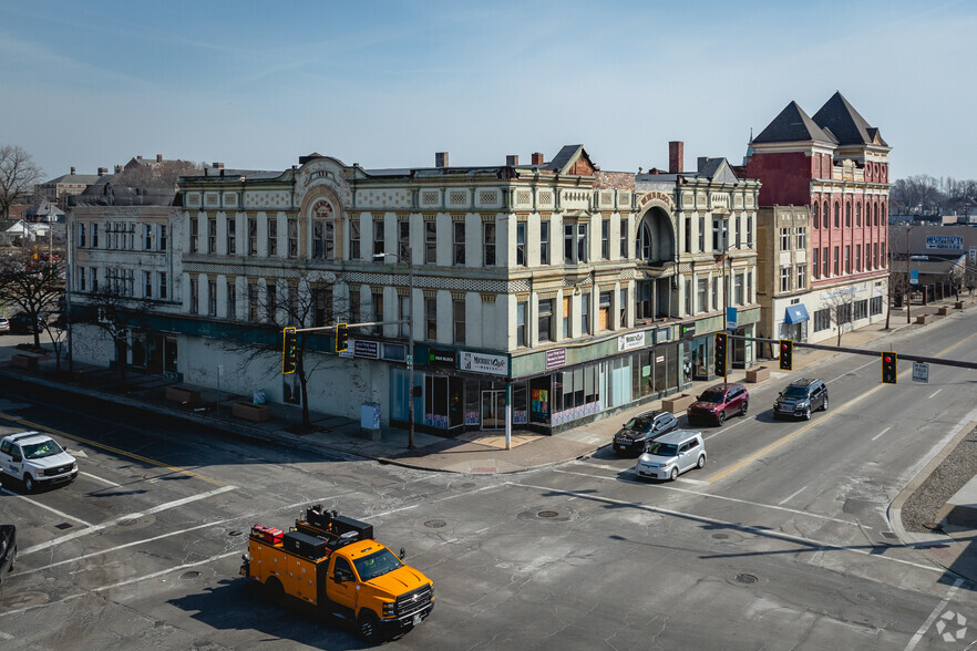 Primary Photo Of 101 Main St, Toledo Storefront Retail Office For Sale