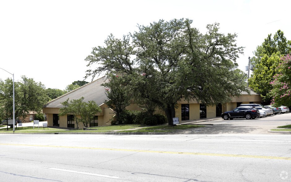 Primary Photo Of 6800 Brentwood Stair Rd, Fort Worth Office For Lease