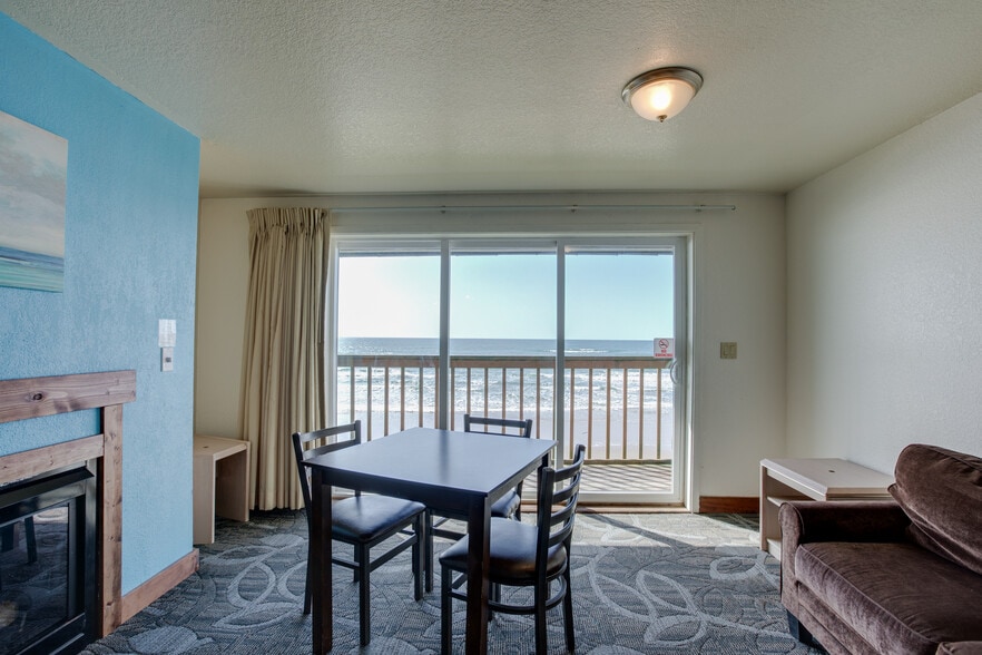 More Photos Of 101 NW 11th Ave, Rockaway Beach Hotel For Sale