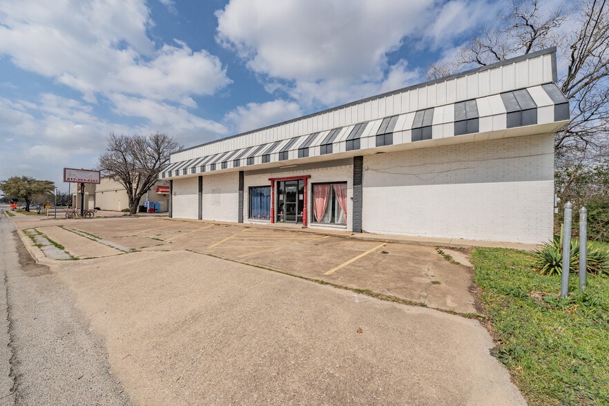More Photos Of 7235 Glenview Dr, Richland Hills Office For Sale