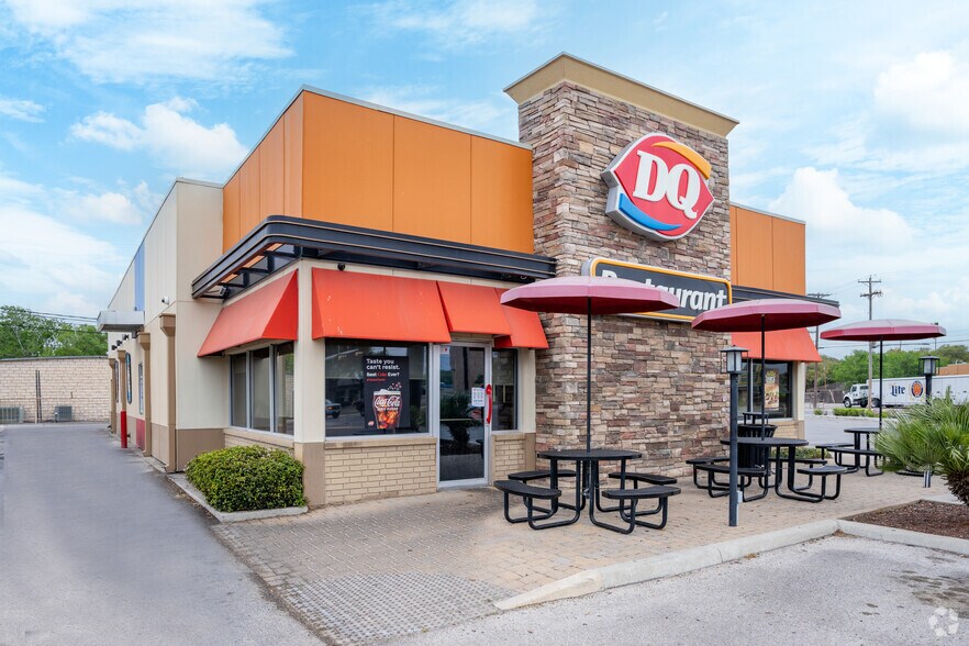 More Photos Of 1179 E Main St, Alice Fast Food For Sale