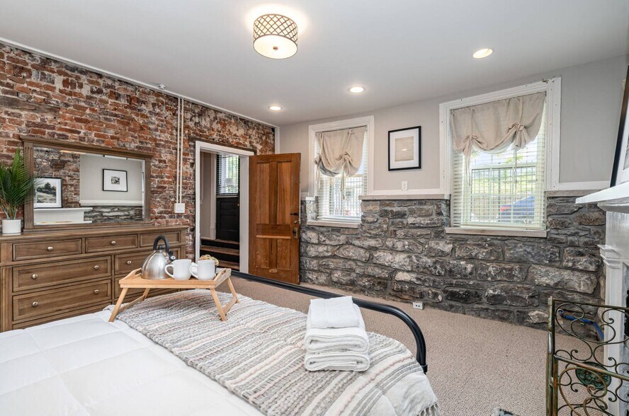 More Photos Of 513 3rd Ave S, Nashville Office For Sale