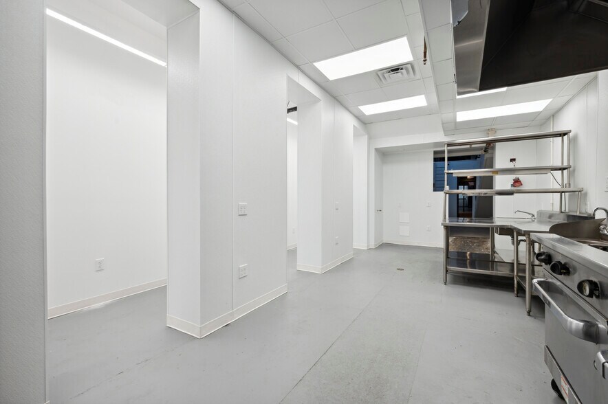 More Photos Of 312 Market St, Philadelphia Restaurant For Sale